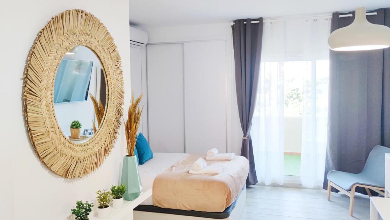 El Estudio De La Playa Benalbeach Holidays Paradise Benalmádena Exteriör bild