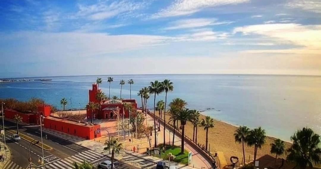 El Estudio De La Playa Benalbeach Holidays Paradise Benalmádena Exteriör bild