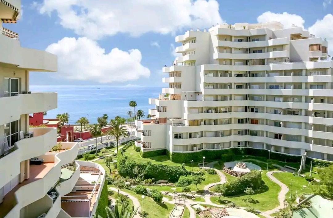 El Estudio De La Playa Benalbeach Holidays Paradise Benalmádena Exteriör bild